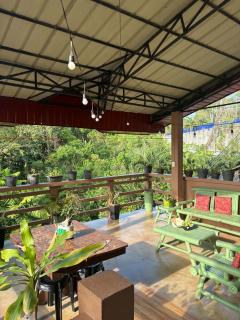 Dennis Guest House - 7