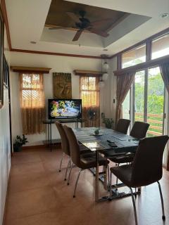 Dennis Guest House - 3