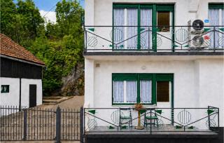 4 Bedroom Nice Home In Jastrebarsko - 1
