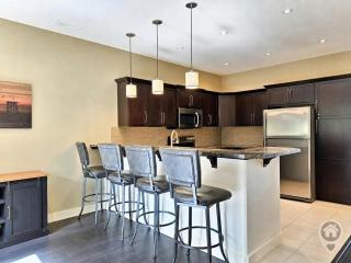 Pet Friendly Mountain View Home by StayIn - 6