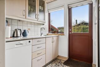 Spacious Cottage Surrounded By Forest - Mesinge - 1