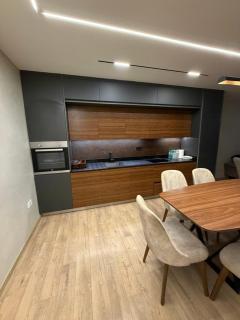 Skyline Apartment 4 - 6