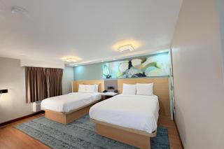 Wyndham Garden Salina Conference Center - 9