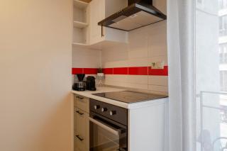 Spacious One-Bedroom Central Apartment - Elevator - 1