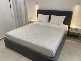 Modern Coastal Retreat in the Heart of Syros - 3