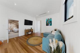 Spacious 5-Bed Stay Near Mandurah - 6