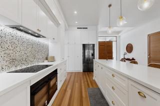 Spacious 5-Bed Stay Near Mandurah - 2