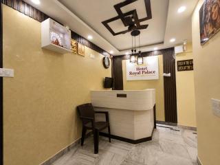 Hotel Royal Palace Near Howrah Railway Station - 1