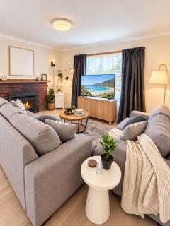 Spacious Family Stay Near Hobart and Waterfront - 0