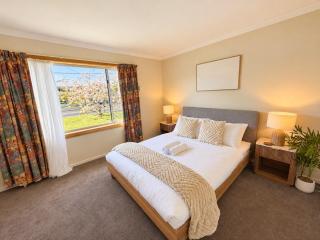 Spacious Family Stay Near Hobart and Waterfront - 8