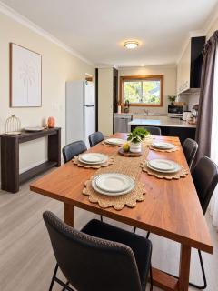Spacious Family Stay Near Hobart and Waterfront - 6