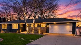 Eagle's Last Light- Lakefront Escape, Fire Pit, Pets & Scenic Views - 9