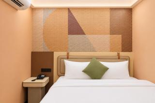 A Hotel Farrer Park - Newly Renovated - 3