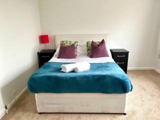 Large Stylish 5 bed Cambridge House - 7