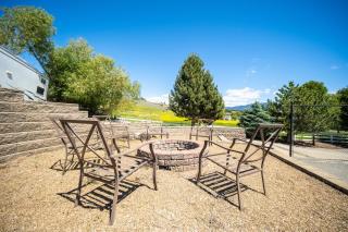 Spacious Vernon Retreat with Game Room, BBQ Patio and Turf Yard - 5