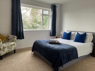 Large Stylish 5 bed Cambridge House - 4