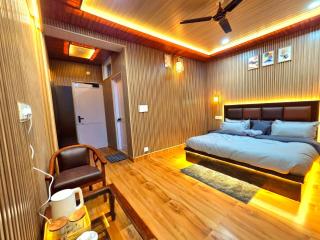 Prafull Hotel & Restaurant - 4