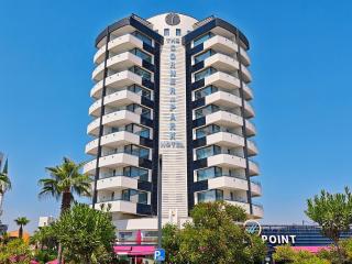 The Corner Park Hotel - 0