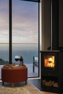 Clifftop 1 Bedroom Tiny House Sea Views & Kāpiti Island - 3