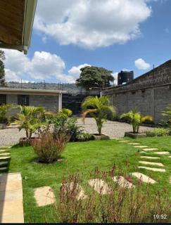4 Bedrooms Bungalow - 8