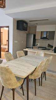شقة فاخرة في قرية الراحة luxury apartments inalraha village - 3