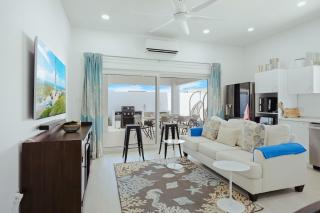 3BR Villa with Private Pool and Patio Aruba Getaway - 3