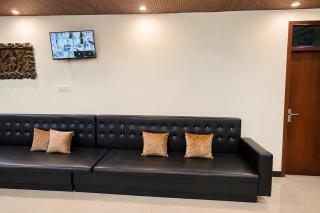 Hotel Park Stay 2 - Near Noida 15 Metro Station - 8