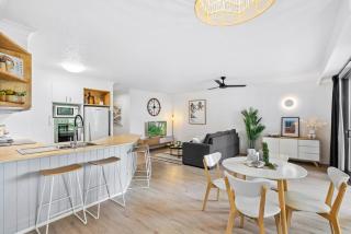 Stylish 2-BR Apartment - 6