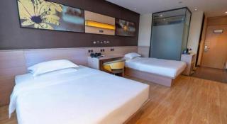 IU Hotel Zhengzhou Wenhua Road Sanquan Road Branch - 1
