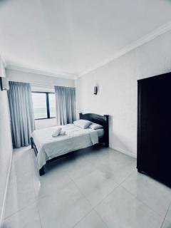 3BR 8pax Deluxe Seaview Suite at Batu Ferringhi - 5
