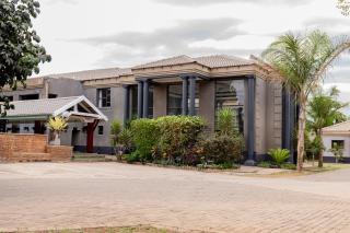 Honolulu Lifestyle Guesthouse and Spa - 0