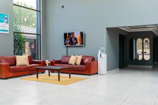 Honolulu Lifestyle Guesthouse and Spa - 1