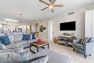 Grand Pointe 702 - 8