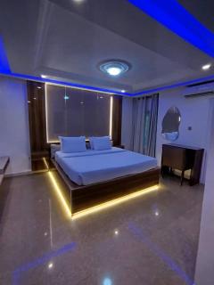 DoubleM Suites & Lounge - 7