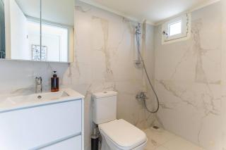 Sola 1-BR Apartment In Batroun - 4