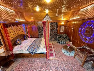 Young Shahzada Group of Houseboats - 7