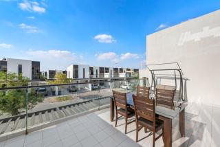 Spacious 3BR Villa in Dubai Hills with Pool and Gym - 4