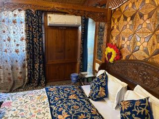 Young Shahzada Group of Houseboats - 8