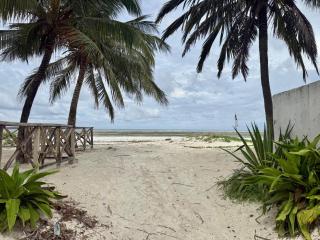 Private Beachfront Villa in Bwejuu - 5