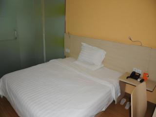 7 Days Inn Hangzhou Wulin Square Airport Shuttle Station Branch - 1