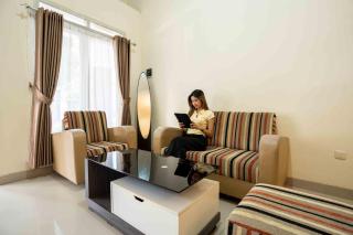 Velora House 3BR Staycation in Colomadu - 9
