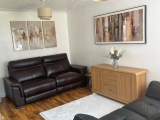 Modern 3-Bed Home Sleeps 6 Garden Parking - 5