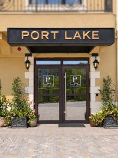 Port Lake Hotel - 9