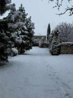 Family Guest House - 4