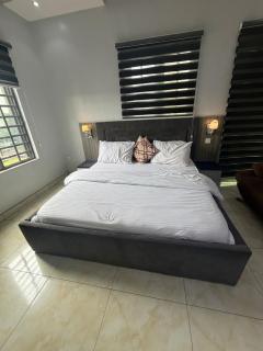Max Maxie 3 Bedroom Apartment inthe Heart of Ikeja - 1