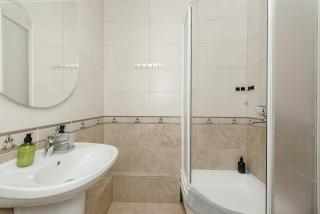 Central Main Street Apartment & MiRent - 6