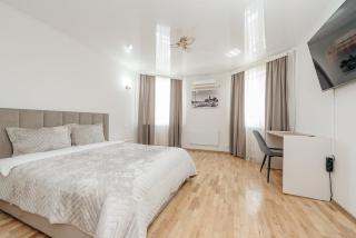 Central Main Street Apartment & MiRent - 9