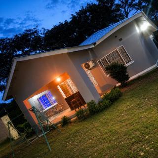 Lakefront Living at Badu Bay Residence - 7