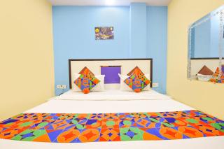 FabHotel Gold Star - 4