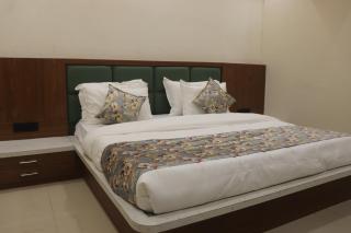 hotel vanika,s - 0